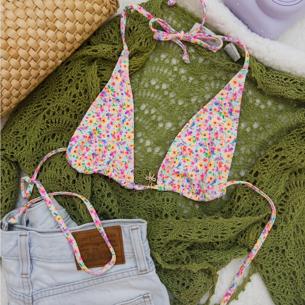 SOLD Kulani Kinis Floral Bikini Top